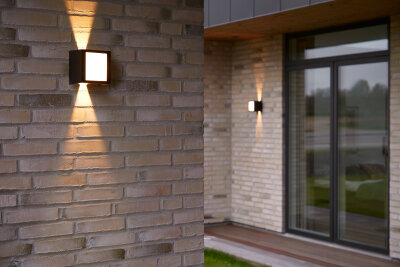 Loom Design Una IP54 schwarze Outdoor LED Up/Down-Wandleuchte Lichtkegel verstellbar 2700K nicht dimmbar