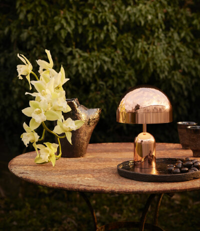 Tom Dixon Bell Portable kupferfarbige LED Akku-Tischleuchte