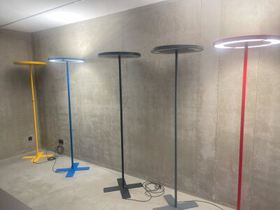 Byok Lighting Rotonda runde LED-Arbeitsplatzleuchte in diversen Strukturfarben und Lichtfarben mit Taster und Sensorik